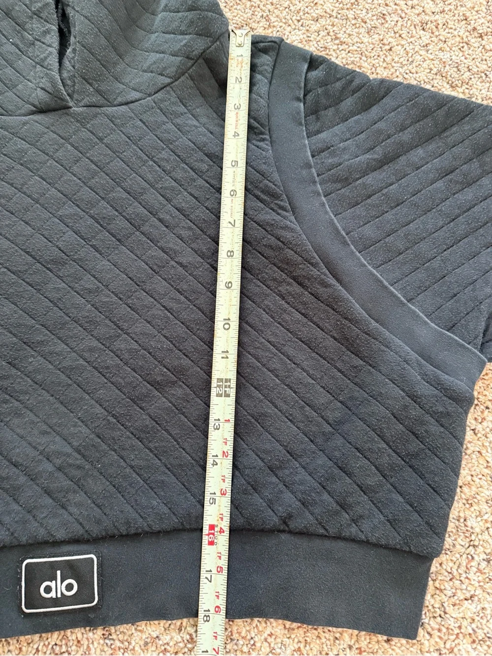 ALO Yoga Black Quilted Cropped Arena Hoodie Diamond Knit Pullover Size M
